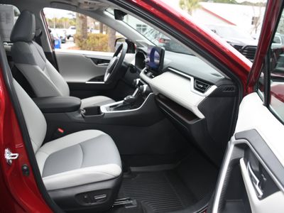 2024 Toyota RAV4 - Photo 23