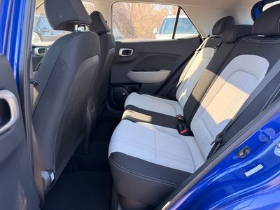 2023 Hyundai Venue SEL - Photo 29