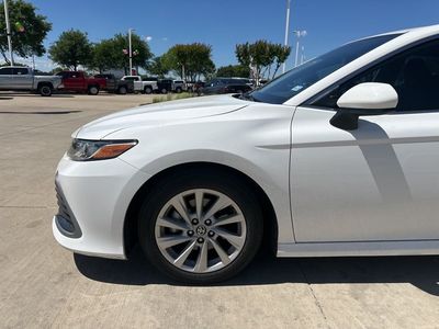 2022 Toyota Camry - Photo 2