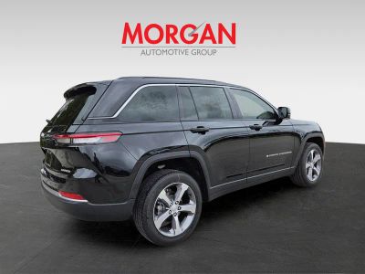 2026 Jeep Grand Cherokee — interior view