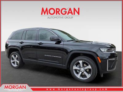 2026 Jeep Grand Cherokee Limited in Black — front three-quarter view