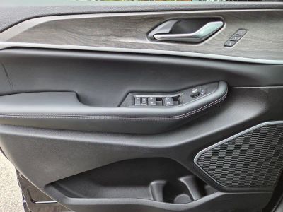 2026 Jeep Grand Cherokee — photo 14 view