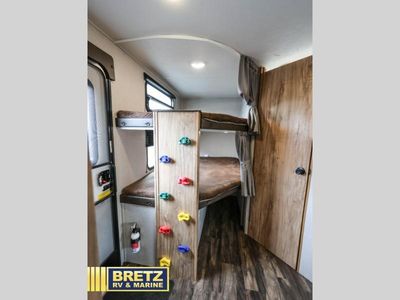 2019 Coachmen RV Freedom Express Ultra Lite - Photo 19