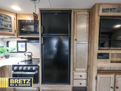 2019 Coachmen RV Freedom Express Ultra Lite - Photo 16