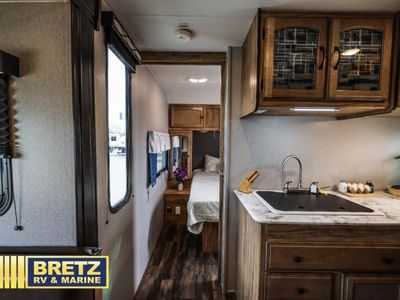 2019 Coachmen RV Freedom Express Ultra Lite - Photo 11