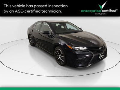 2024 Toyota Camry SE Auto — front three-quarter view