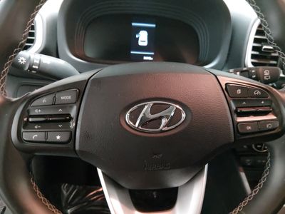 2025 Hyundai Venue - Photo 12