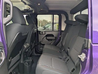 2026 Jeep Gladiator — photo 13 view