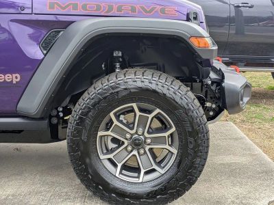 2026 Jeep Gladiator — photo 11 view