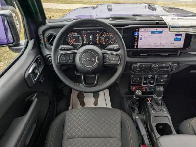 2026 Jeep Gladiator — photo 15 view