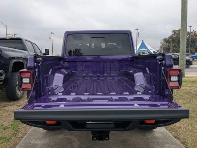 2026 Jeep Gladiator — photo 12 view