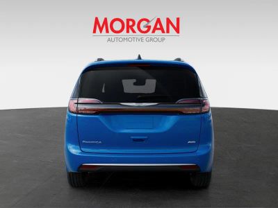2026 Chrysler Pacifica — photo 7 view