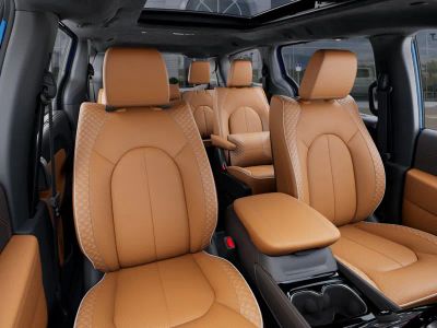 2026 Chrysler Pacifica — photo 16 view