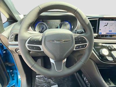 2026 Chrysler Pacifica — photo 41 view