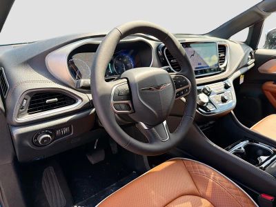 2026 Chrysler Pacifica — photo 28 view