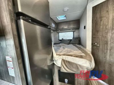 2026 Gulf Stream RV Yellowstone - Photo 4
