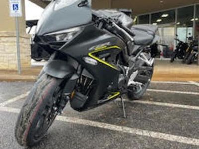 2026 Honda CBR650RACT - Photo 2