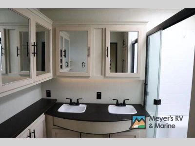 2025 Forest River RV Sabre - Photo 27