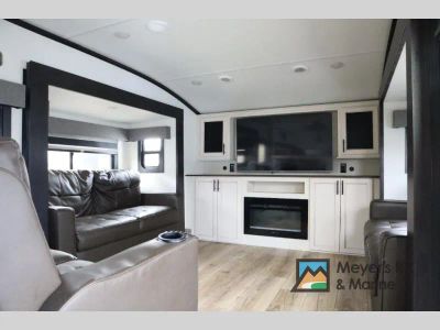 2025 Forest River RV Sabre - Photo 10