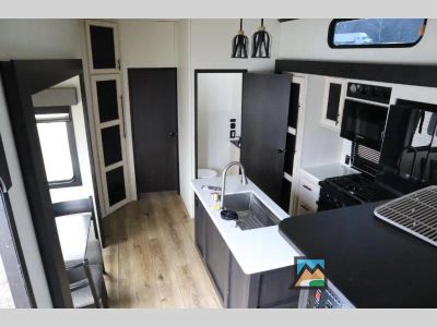 2025 Forest River RV Sabre - Photo 15
