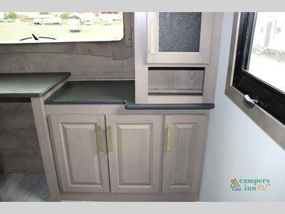 2025 Keystone RV Montana - Photo 11