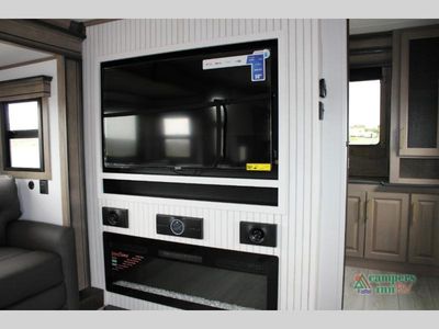 2025 Keystone RV Montana - Photo 16