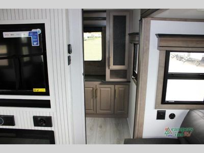2025 Keystone RV Montana - Photo 8