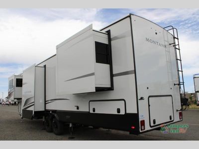 2025 Keystone RV Montana - Photo 3
