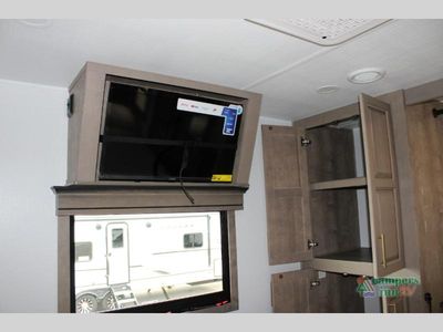 2025 Keystone RV Montana - Photo 37