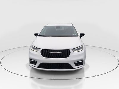 2024 Chrysler Pacifica — side profile view