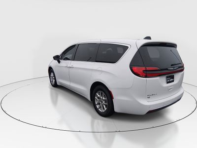 2024 Chrysler Pacifica — detail view