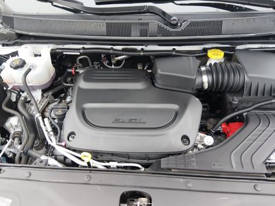 2024 Chrysler Pacifica — photo 9 view