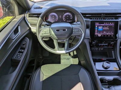 2025 Jeep Grand Cherokee — photo 15 view