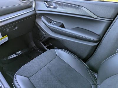 2025 Jeep Grand Cherokee — photo 16 view