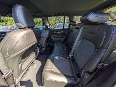 2025 Jeep Grand Cherokee — photo 13 view