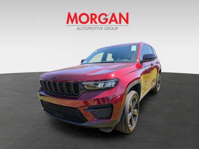 2025 Jeep Grand Cherokee — engine compartment view