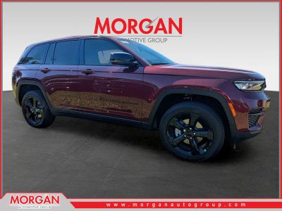 2025 Jeep Grand Cherokee Altitude X in Red — front three-quarter view