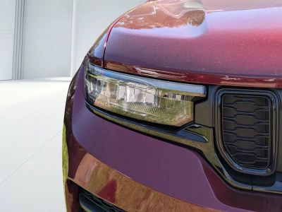 2025 Jeep Grand Cherokee — photo 8 view