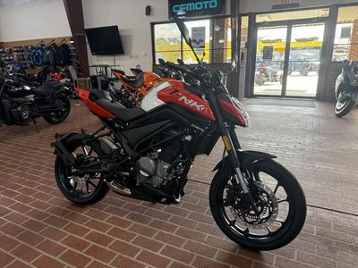 2025 CFMOTO 300NK - Photo 4