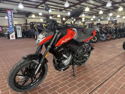 2025 CFMOTO 300NK - Photo 2