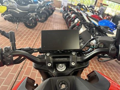 2025 CFMOTO 300NK - Photo 15