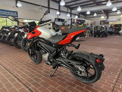 2025 CFMOTO 300NK - Photo 6