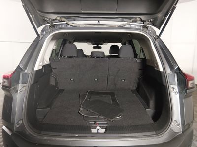 2023 Nissan Rogue — photo 11 view
