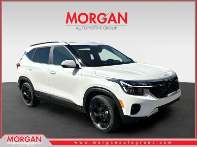 2026 Kia Seltos EX in White — front three-quarter view
