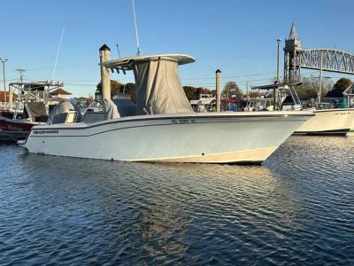 2024 Grady White 236 FISHERMAN — front three-quarter view