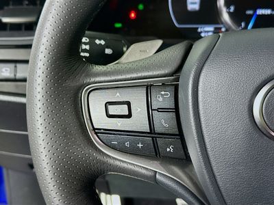 2023 Lexus ES - Photo 16