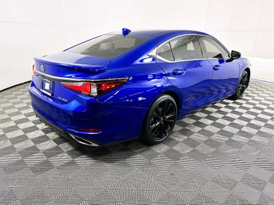 2023 Lexus ES - Photo 3