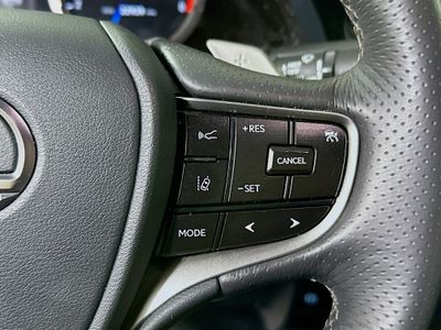 2023 Lexus ES - Photo 17