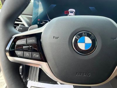 2025 BMW 3 Series — photo 18 view
