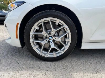 2025 BMW 3 Series — photo 9 view